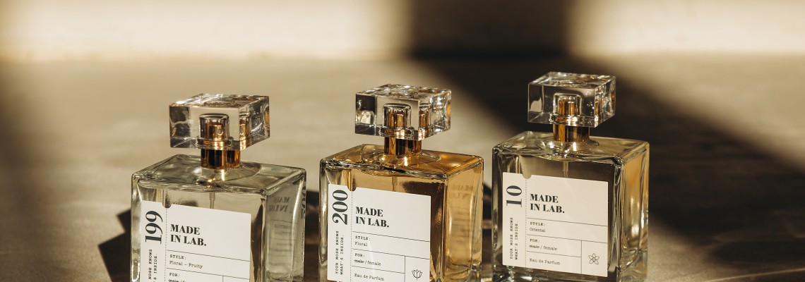 Orientalne perfumy damskie – dlaczego kobiety coraz częściej wybierają ciepłe i zmysłowe zapachy? 