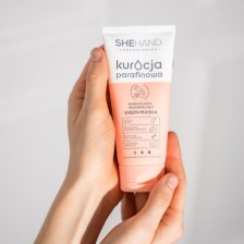 SHE COSMETICS SHEHAND KURACJA PARAFINOWA NAWILŻAJĄCO - REGENERUJĄCY KREM - MASKA DO DŁONI 75ML SHE COSMETICS SHEHAND KURACJA PARAFINOWA NAWILŻAJĄCO - REGENERUJĄCY KREM - MASKA DO DŁONI 75ML